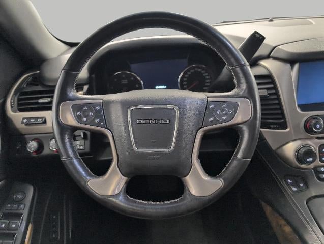 2016 GMC Yukon — detail view